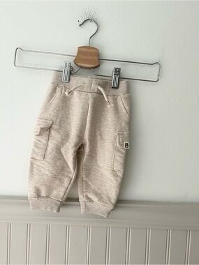 Rabbit + Bear Organic Cotton 3-6 Months Neutral Cream Cargo Jogger Pants
